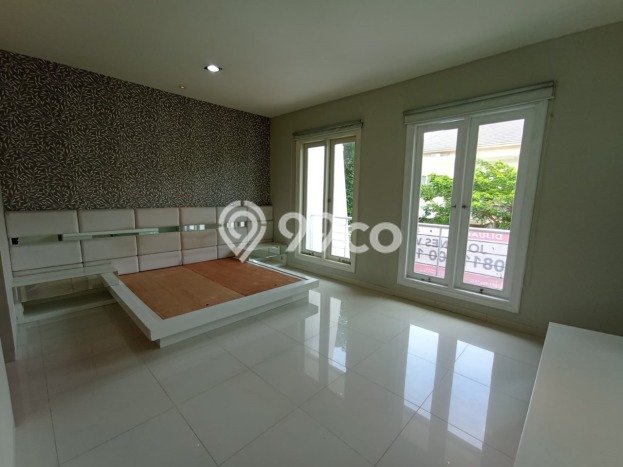 Hunian Elit LB 350m2 Siap Huni Desain Elegan di Graha, Surabaya Hunian Elit LB 350m2 Siap Huni Desain Elegan di Graha, Surabaya