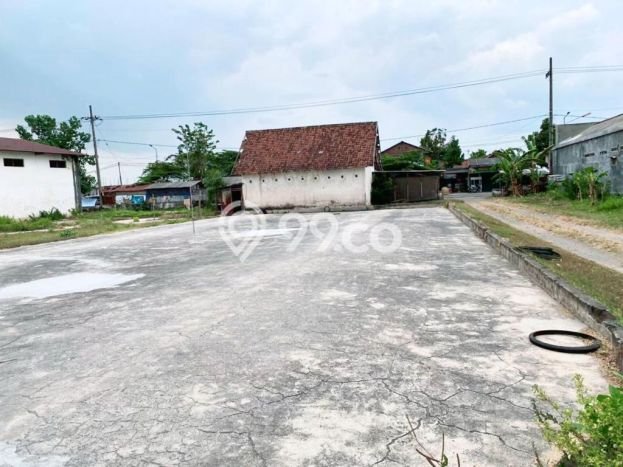 Jarang Ada! Tanah di Bubutan Punya Luas 21120m2 SHM Jarang Ada! Tanah di Bubutan Punya Luas 21120m2 SHM