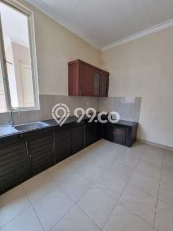 Rumah di Pakuwon Indah, 4 KM, Area Asri, Luas 300m² Bangunan 275m² Rumah di Pakuwon Indah, 4 KM, Area Asri, Luas 300m² Bangunan 275m²