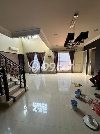 Rumah Strategis di Pakuwon City, Akses ke Pakuwon City, Surabaya, Surabaya - 4 KT Rumah Strategis di Pakuwon City, Akses ke Pakuwon City, Surabaya, Surabaya - 4 KT