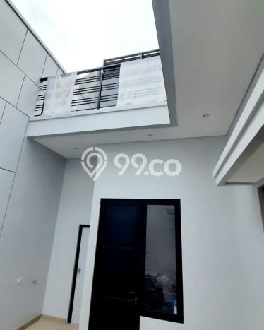 Rumah Strategis 4 KT LT 162m² di Pakuwon City, Surabaya Rumah Strategis 4 KT LT 162m² di Pakuwon City, Surabaya