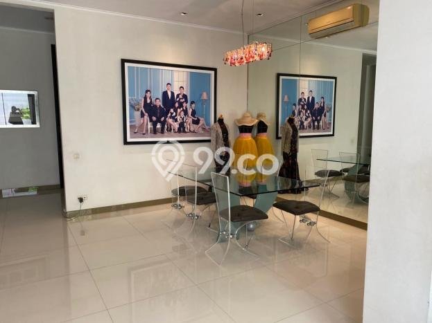 Rumah Elit LB 500m2 Siap Huni Desain Elegan di Graha, Surabaya Rumah Elit LB 500m2 Siap Huni Desain Elegan di Graha, Surabaya