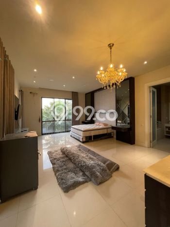 UNIT TERBATAS! Rumah di Wiyung, 4 KT, LT 360m² LB 379m² UNIT TERBATAS! Rumah di Wiyung, 4 KT, LT 360m² LB 379m²