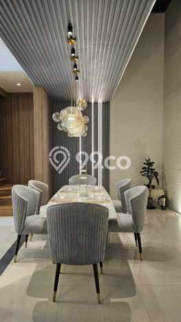 Hunian Nyaman 4 KT di Pakuwon Indah, Surabaya - Luas Tanah 240m² Hunian Nyaman 4 KT di Pakuwon Indah, Surabaya - Luas Tanah 240m²