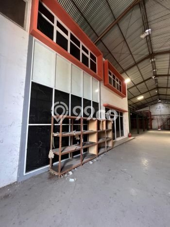 Gudang Disewa di Surabaya dengan LB 756m2 Area Komersial Ramai Gudang Disewa di Surabaya dengan LB 756m2 Area Komersial Ramai