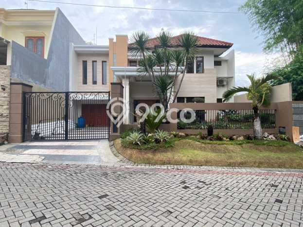 Jual Rumah Mewah Megah Dengan View Cantik di Pakuwon Indah, Surabaya Jual Rumah Mewah Megah Dengan View Cantik di Pakuwon Indah, Surabaya
