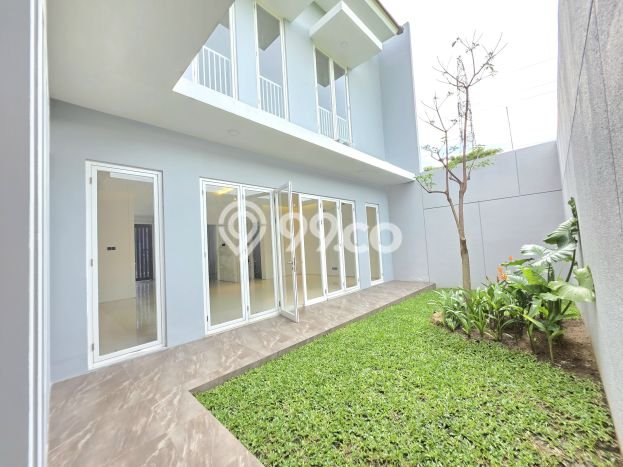 Rumah Mewah Dijual LT 240m2 di Wiyung, Surabaya Rumah Mewah Dijual LT 240m2 di Wiyung, Surabaya