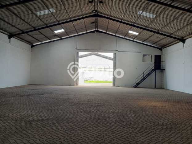 Unit Gudang Disewakan di Margomulyo di Area Ramai & Strategis Unit Gudang Disewakan di Margomulyo di Area Ramai & Strategis