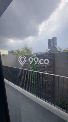 Rumah Elit Modern Siap Huni di Pakuwon Indah Surabaya Rumah Elit Modern Siap Huni di Pakuwon Indah Surabaya