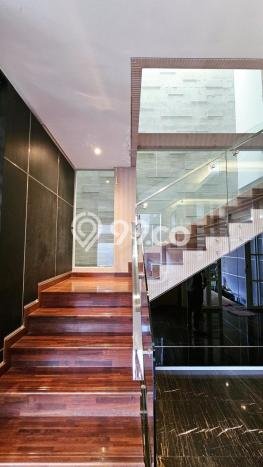Dijual Rumah Luas Elegan Dengan View Cantik di Pakuwon Indah, Surabaya Dijual Rumah Luas Elegan Dengan View Cantik di Pakuwon Indah, Surabaya