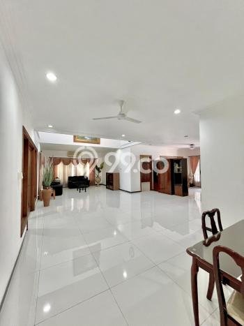 Ready to Use! Luxury House LT 545m2 Desain Elegan di Graha Ready to Use! Luxury House LT 545m2 Desain Elegan di Graha