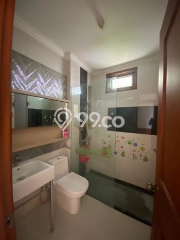 Jual Rumah Mewah Megah Dengan View Cantik di Pakuwon Indah, Surabaya Jual Rumah Mewah Megah Dengan View Cantik di Pakuwon Indah, Surabaya