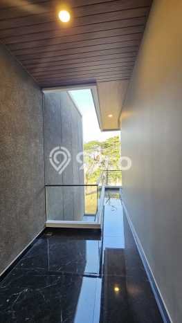Rumah Elit Modern Siap Huni di Citraland Surabaya Rumah Elit Modern Siap Huni di Citraland Surabaya