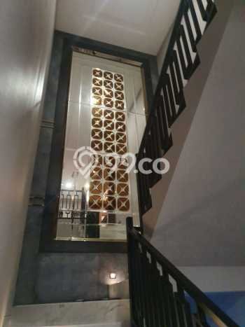 Dijual Rumah Luas Elegan Dengan View Cantik di Citraland, Surabaya Dijual Rumah Luas Elegan Dengan View Cantik di Citraland, Surabaya