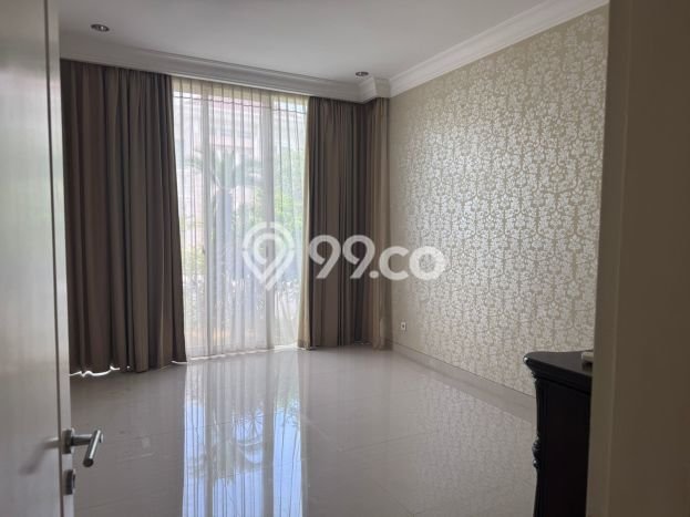 Hunian Mewah LB 300m2 Siap Huni Desain Elegan di Pakuwon Indah, Surabaya Hunian Mewah LB 300m2 Siap Huni Desain Elegan di Pakuwon Indah, Surabaya