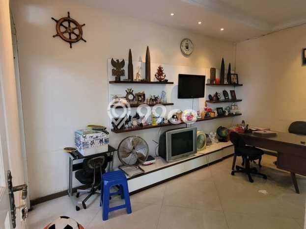 Rumah LT 135m² Akses Strategis di Kawasan Elite Wiyung, Surabaya Rumah LT 135m² Akses Strategis di Kawasan Elite Wiyung, Surabaya