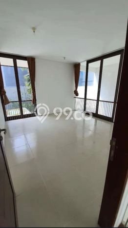 Hunian Mewah LB 400m2 Siap Pakai Desain Elegan di Graha, Surabaya Hunian Mewah LB 400m2 Siap Pakai Desain Elegan di Graha, Surabaya