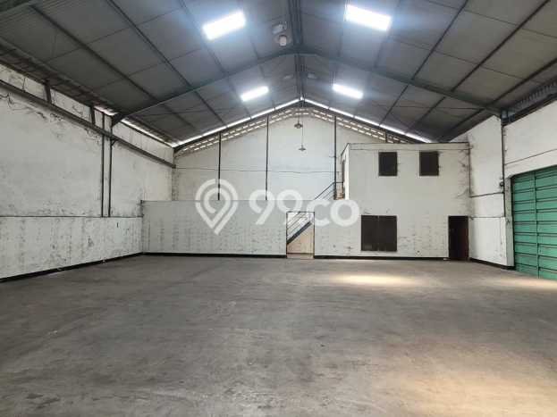 FOR RENT! Gudang di Margomulyo Cocok untuk Bisnis 1000m2 FOR RENT! Gudang di Margomulyo Cocok untuk Bisnis 1000m2