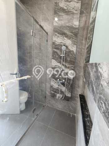 Rumah Elit Modern Siap Huni di Pakuwon Indah Surabaya Rumah Elit Modern Siap Huni di Pakuwon Indah Surabaya