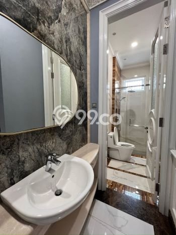 Rumah Elit Modern Siap Huni di Citraland Surabaya Rumah Elit Modern Siap Huni di Citraland Surabaya