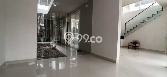 For Sale Rumah Mewah Exclusive di Lakarsantri, Surabaya For Sale Rumah Mewah Exclusive di Lakarsantri, Surabaya
