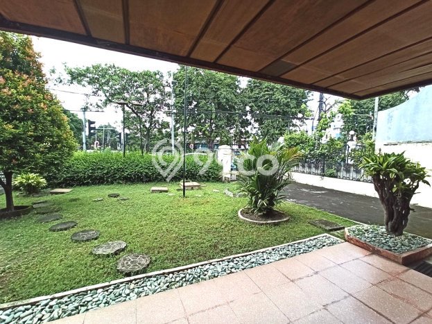 For Sale! Premium House LT 1410m2 Desain Elegan di Jemursari For Sale! Premium House LT 1410m2 Desain Elegan di Jemursari