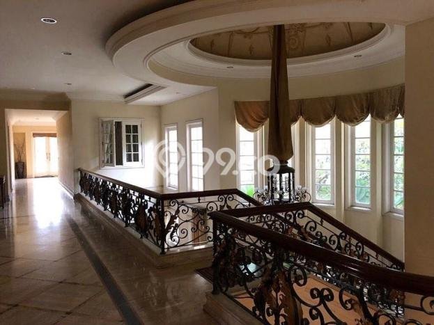 Jual Rumah Mewah Elegan Dengan View Cantik di Citraland, Surabaya Jual Rumah Mewah Elegan Dengan View Cantik di Citraland, Surabaya