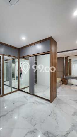 Dijual Rumah Mewah Elegan Dengan View Eksklusif di Graha, Surabaya Dijual Rumah Mewah Elegan Dengan View Eksklusif di Graha, Surabaya