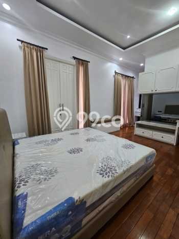 Rumah Strategis kawasan Pakuwon Indah, 4 KM, Area Nyaman, LT 250m² Bangunan 250m² Rumah Strategis kawasan Pakuwon Indah, 4 KM, Area Nyaman, LT 250m² Bangunan 250m²