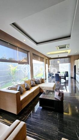 Dijual Rumah Luas Elegan Dengan View Cantik di Pakuwon Indah, Surabaya Dijual Rumah Luas Elegan Dengan View Cantik di Pakuwon Indah, Surabaya