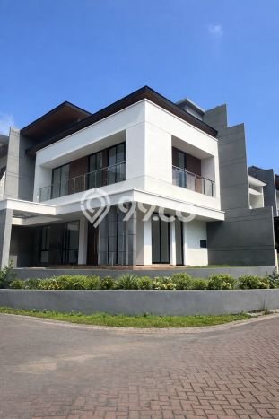 Jual Rumah Mewah Elegan Dengan View Cantik di Citraland, Surabaya Jual Rumah Mewah Elegan Dengan View Cantik di Citraland, Surabaya