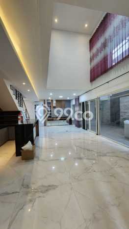 Dijual Rumah Mewah Elegan Dengan View Eksklusif di Graha, Surabaya Dijual Rumah Mewah Elegan Dengan View Eksklusif di Graha, Surabaya