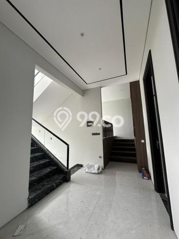 Rumah Elit Modern Tanpa Renovasi di Citraland Surabaya Rumah Elit Modern Tanpa Renovasi di Citraland Surabaya