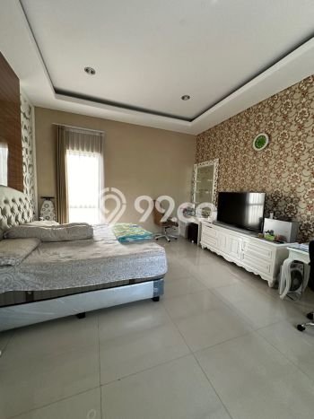 DIJUAL CEPAT! Rumah Ready Stock Lokasi Premium Pakuwon City, LT 333m² LB 350m² DIJUAL CEPAT! Rumah Ready Stock Lokasi Premium Pakuwon City, LT 333m² LB 350m²