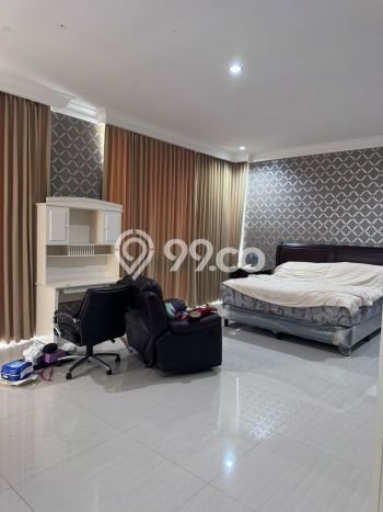 Hunian Mewah LB 300m2 Siap Huni Desain Elegan di Pakuwon Indah, Surabaya Hunian Mewah LB 300m2 Siap Huni Desain Elegan di Pakuwon Indah, Surabaya