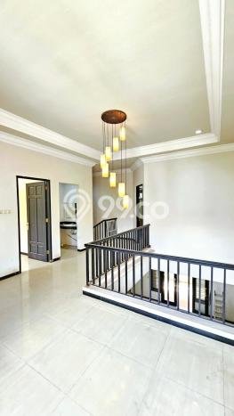Dijual Terbatas Rumah LT 144m² di Pakuwon City, Keamanan 24 Jam, Surabaya Dijual Terbatas Rumah LT 144m² di Pakuwon City, Keamanan 24 Jam, Surabaya