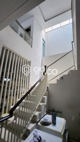 Rumah 4 KT 4 KM Luas Tanah 300m², Luas Bangunan 288m² di Wiyung, Surabaya Rumah 4 KT 4 KM Luas Tanah 300m², Luas Bangunan 288m² di Wiyung, Surabaya