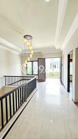 Dijual Terbatas Rumah LT 144m² di Pakuwon City, Keamanan 24 Jam, Surabaya Dijual Terbatas Rumah LT 144m² di Pakuwon City, Keamanan 24 Jam, Surabaya