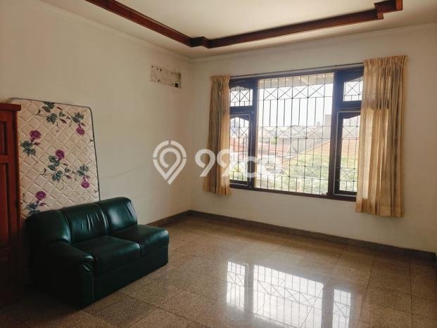 Rumah Elit Modern Tanpa Renovasi di Kupang Surabaya Rumah Elit Modern Tanpa Renovasi di Kupang Surabaya