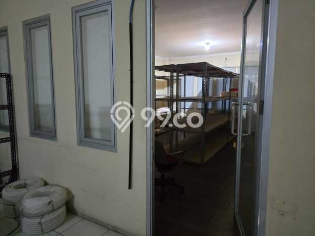 Ruko Area Strategis di , Luas 300m2m², Disewakan, Kawasan Niaga Ruko Area Strategis di , Luas 300m2m², Disewakan, Kawasan Niaga