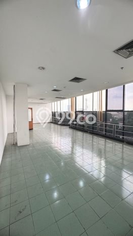 Unit Kantor disewakan di Gubeng Surabaya dengan LT 1334m2 / LB 2098m2 Unit Kantor disewakan di Gubeng Surabaya dengan LT 1334m2 / LB 2098m2