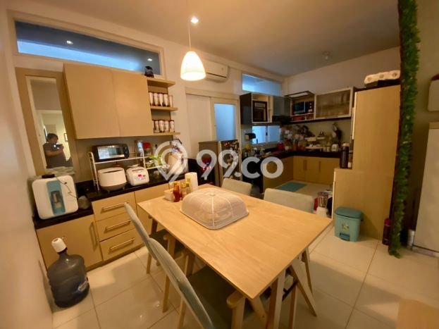 Rumah Elit Modern Siap Huni di Joglo Jakarta Barat Rumah Elit Modern Siap Huni di Joglo Jakarta Barat