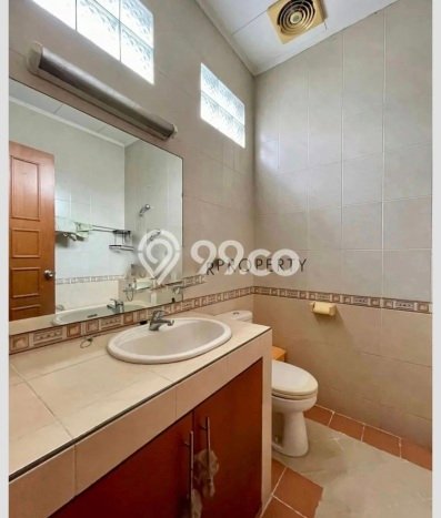 Ready to Use! Luxury House LT 182m2 Desain Modern di SCBD Ready to Use! Luxury House LT 182m2 Desain Modern di SCBD