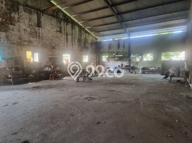 Unit Gudang Dijual di Jakarta Utara LT 1700m2 & LB 600m2 Unit Gudang Dijual di Jakarta Utara LT 1700m2 & LB 600m2