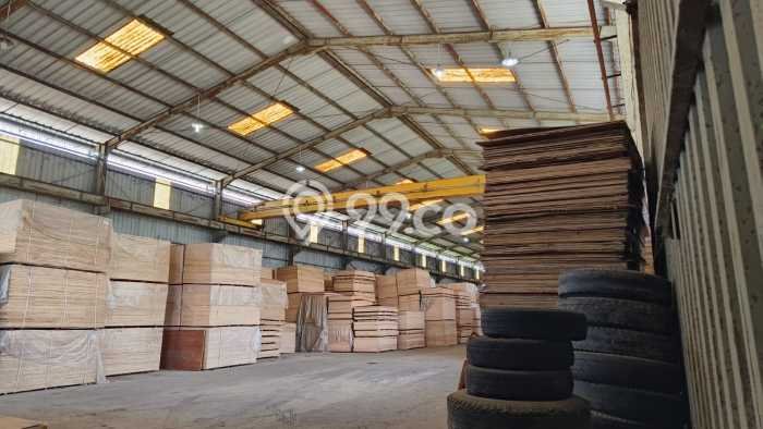Gudang bagus disewakan di Cipondoh Tangerang dengan LB 1320m2 harga sewa terbaik Gudang bagus disewakan di Cipondoh Tangerang dengan LB 1320m2 harga sewa terbaik