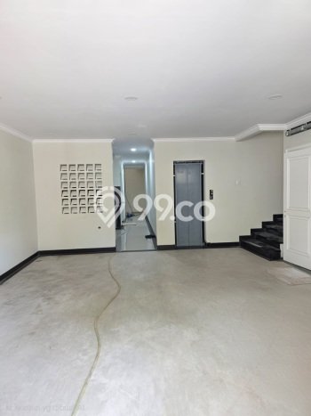 For Sale! Luxury House LT 202m2 Desain Modern di Pakubuwono For Sale! Luxury House LT 202m2 Desain Modern di Pakubuwono