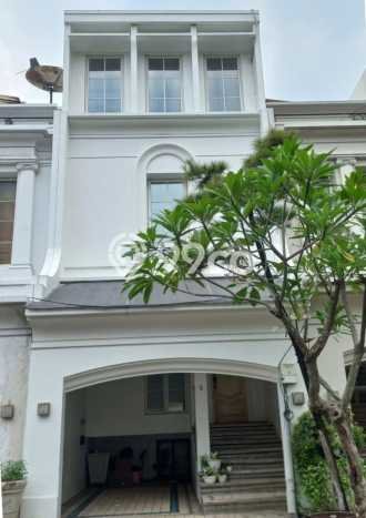 HARGA SPECIAL! Rumah Asri lokasi Kembangan, Luas 85m² Bangunan 230m² HARGA SPECIAL! Rumah Asri lokasi Kembangan, Luas 85m² Bangunan 230m²