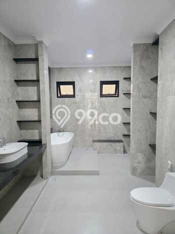 For Sale! Luxury House LT 202m2 Desain Modern di Pakubuwono For Sale! Luxury House LT 202m2 Desain Modern di Pakubuwono