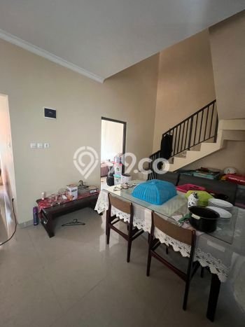 Rumah Luas Asri 4 KT Siap Pakai di Meruya Jakarta Barat Rumah Luas Asri 4 KT Siap Pakai di Meruya Jakarta Barat