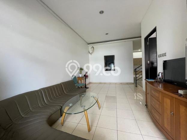 Rumah Elit LB 295m2 Siap Huni Desain Elegan di Taman Ratu, Jakarta Barat Rumah Elit LB 295m2 Siap Huni Desain Elegan di Taman Ratu, Jakarta Barat